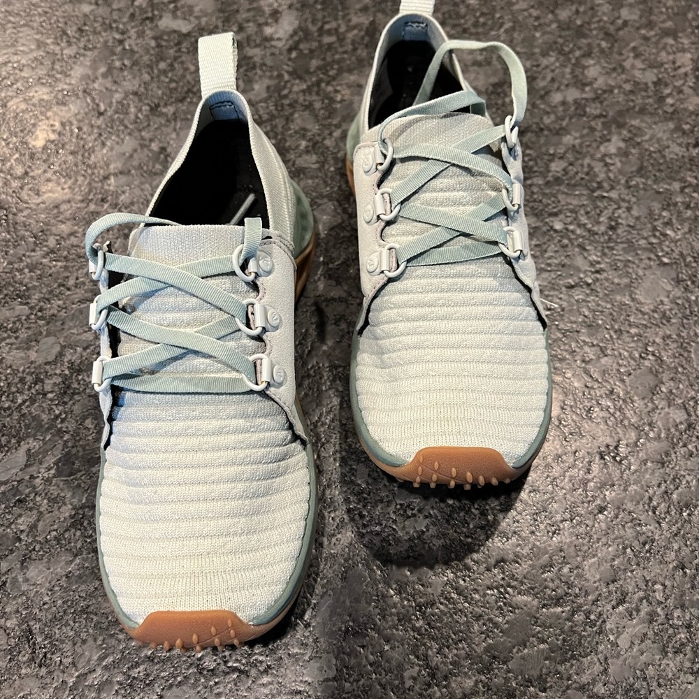 Merrill sneaker